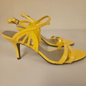 FIONI Clothing Yellow Strappy Heels